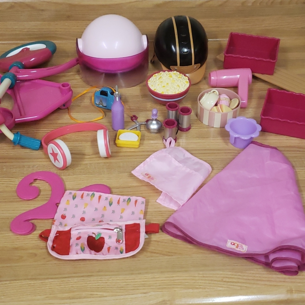 OUR GENERATION DOLL ACCESSORIES - Picture 16 of 16